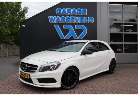 Mercedes A-Klasse A180 1.6 AMG Night styling pakket Cruise/Stoelverw/Park.sensoren