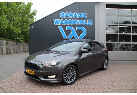 Ford Focus 1.0 ST-Line CarPlay/Cruise/ALL SEASON/Camera/Navi