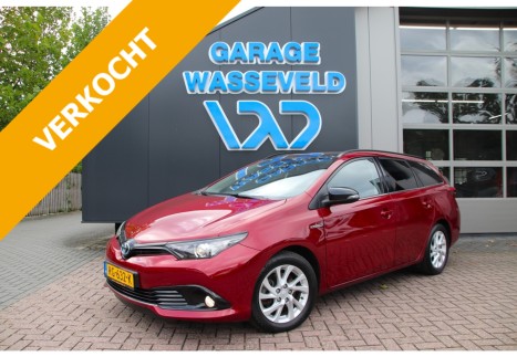 Toyota Auris Touring Sports 1.8 Hybrid Black Ed. Trekhaak/Camera/Cruise/DAB